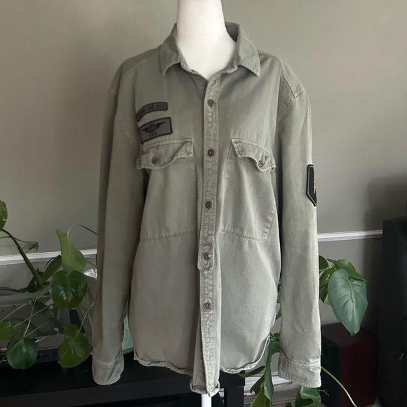 The 1975 Jackets & Blazers - 1975 Military-Style Shirt Jacket in Sage Green–Patches, Lightweight Denim (XL)